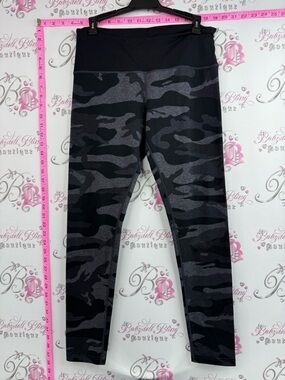 Tuff Athletics capri High-Waist Leggings Black Charcoal Camo flowy workout pants